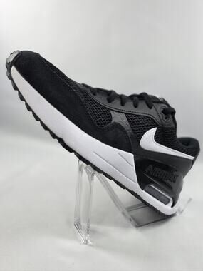 New Nike Air Max – Women’s 8.5 / Youth 7– Black/White – Brand New No Box
